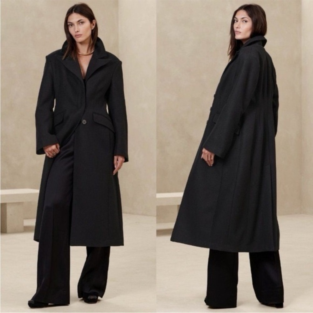 HOURGLASS TOPCOAT IN ITALIAN WOOL